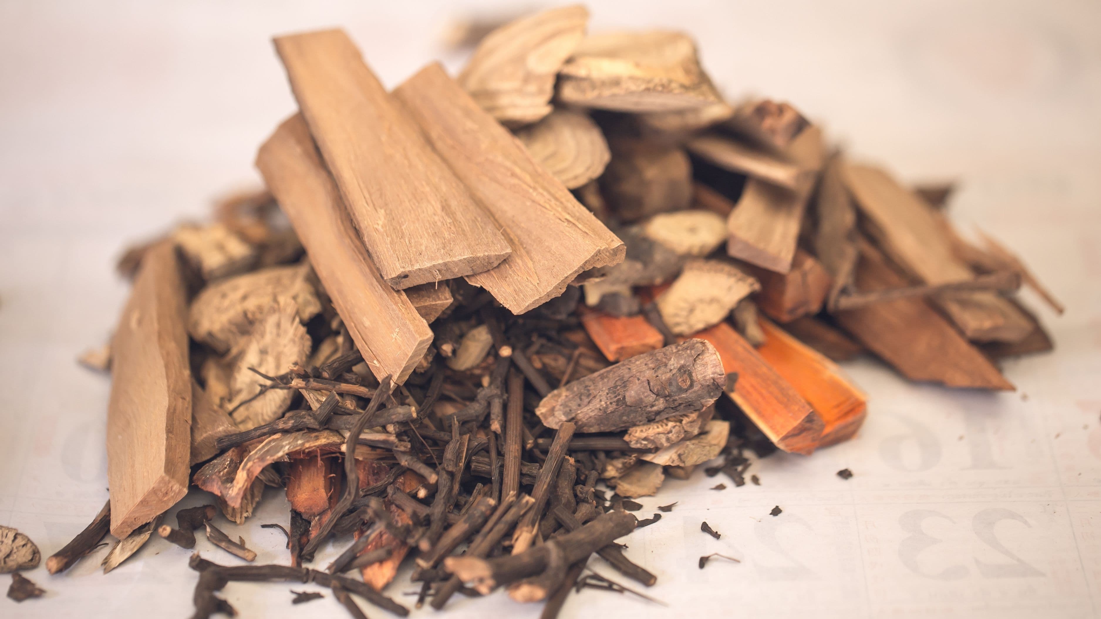 How to Mix Wood Tones Without Making a Room Look Cluttered