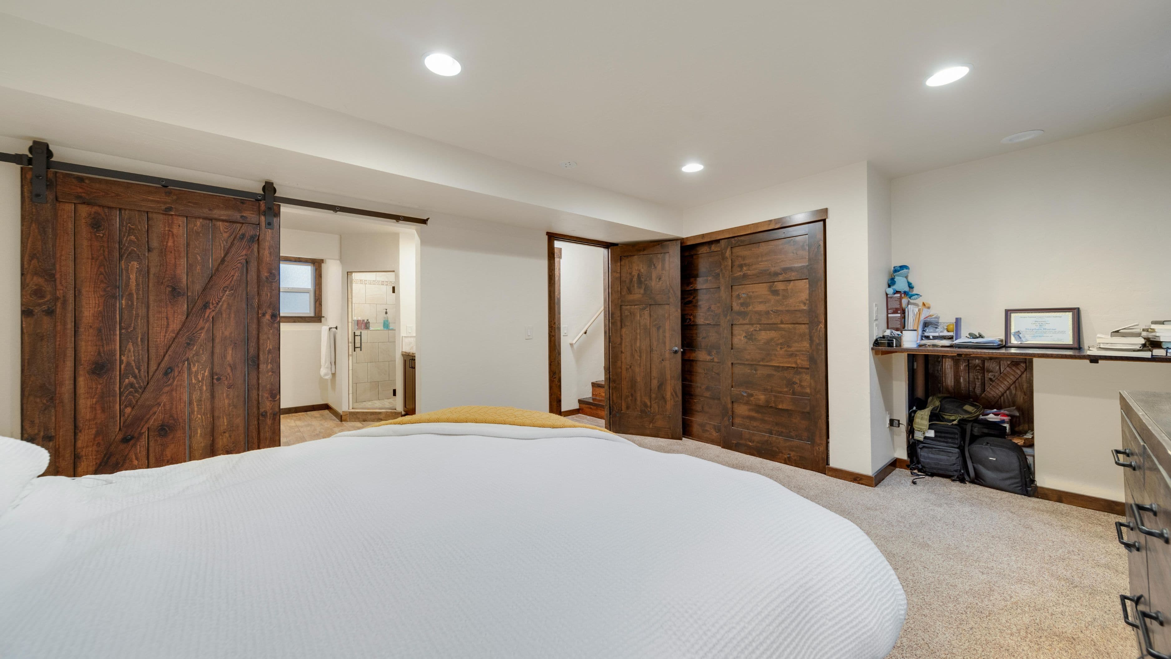 Sliding Barn Door VS. Pocket Door: Which Is Better for a Small Home?
