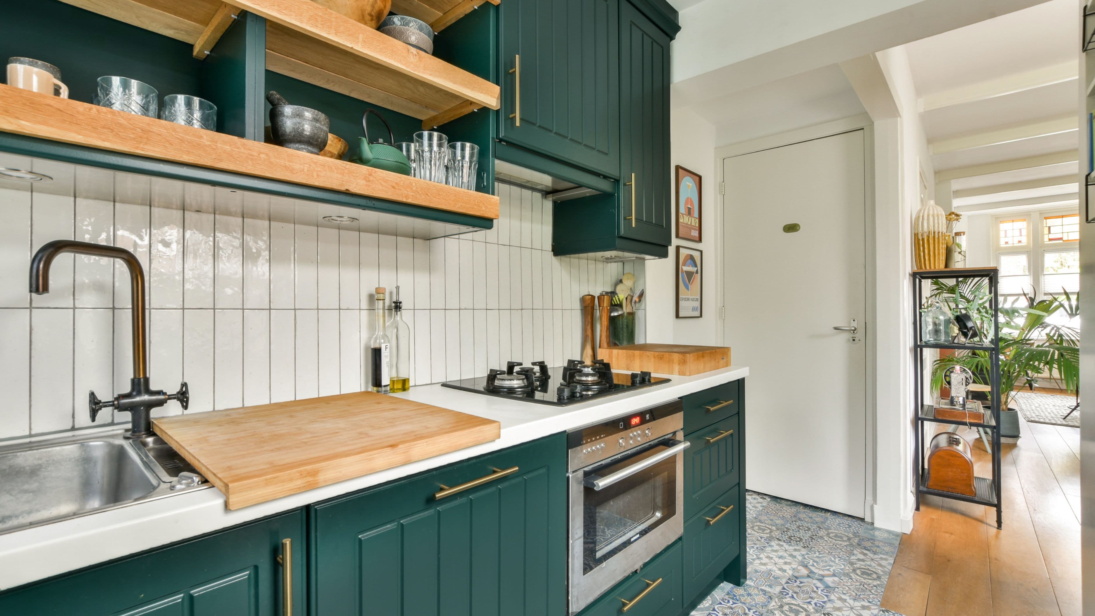 How to Design a Transitional Kitchen That Won't Feel Dated in 5 Years