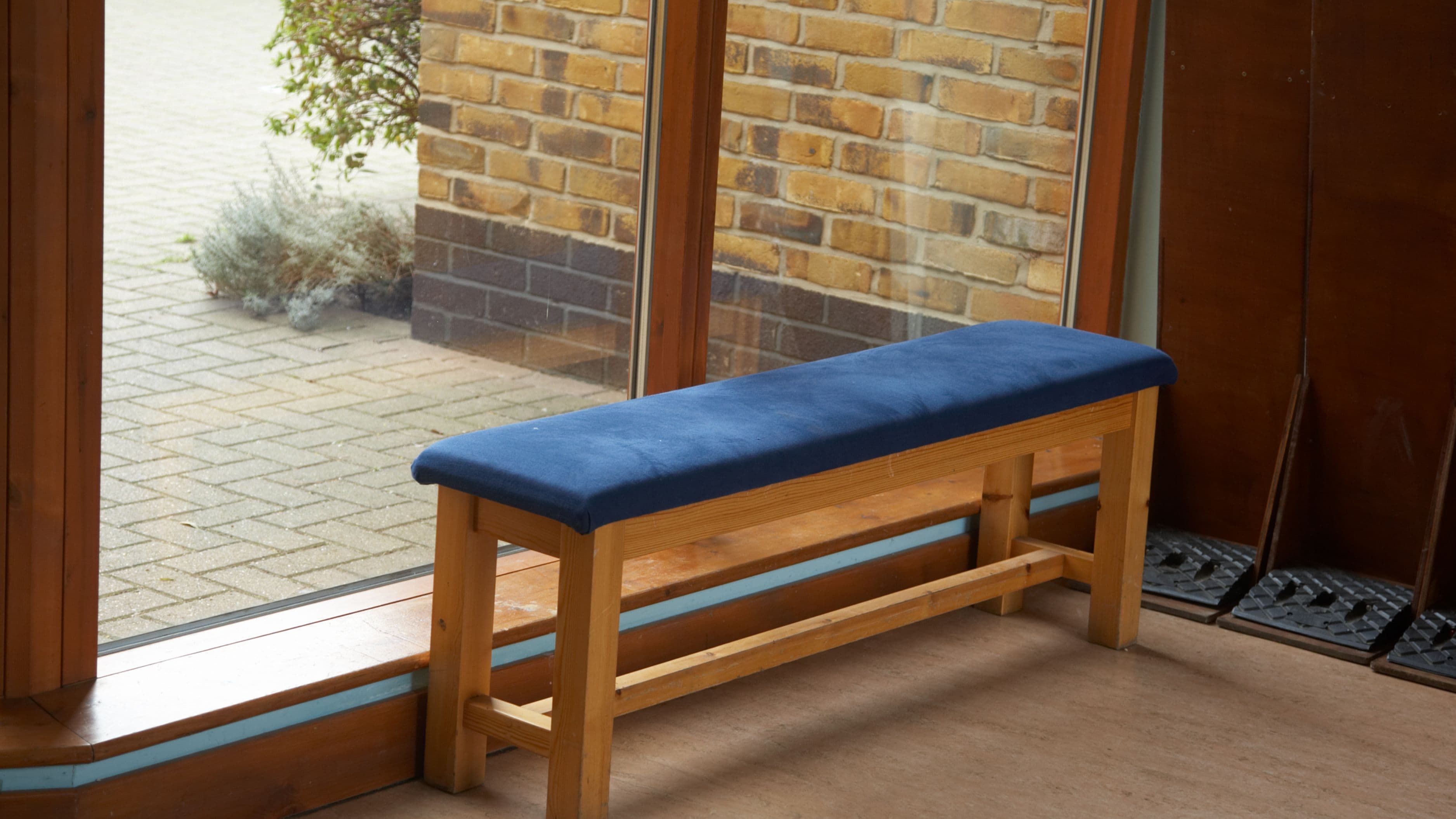 Built-In Window Seat VS. Freestanding Bench: Which Adds More Usable Space?